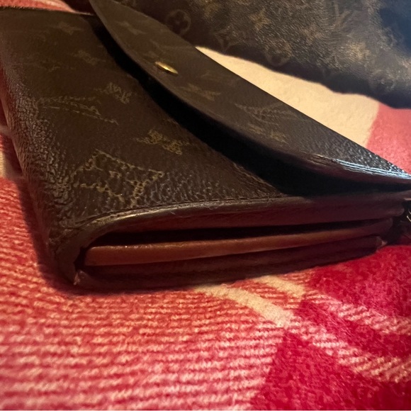 Louis Vuitton wallet - Picture 7 of 11